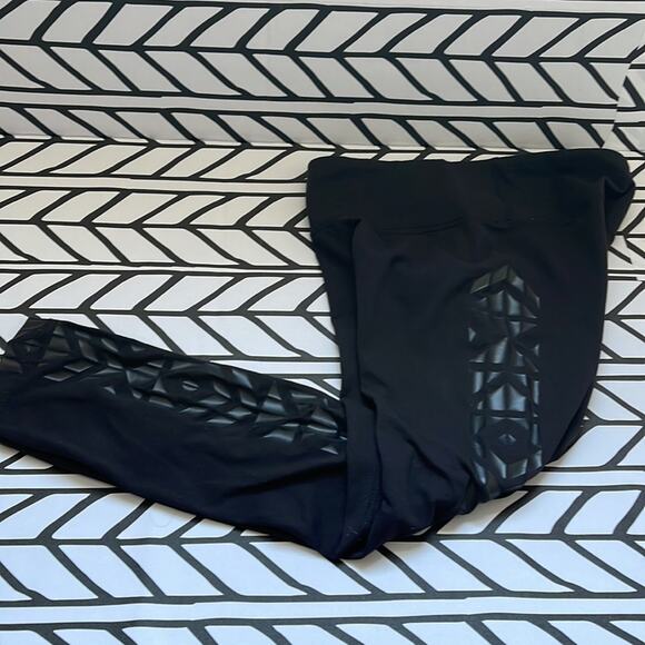 Lululemon athletica 23” crop leggings - Picture 4 of 6